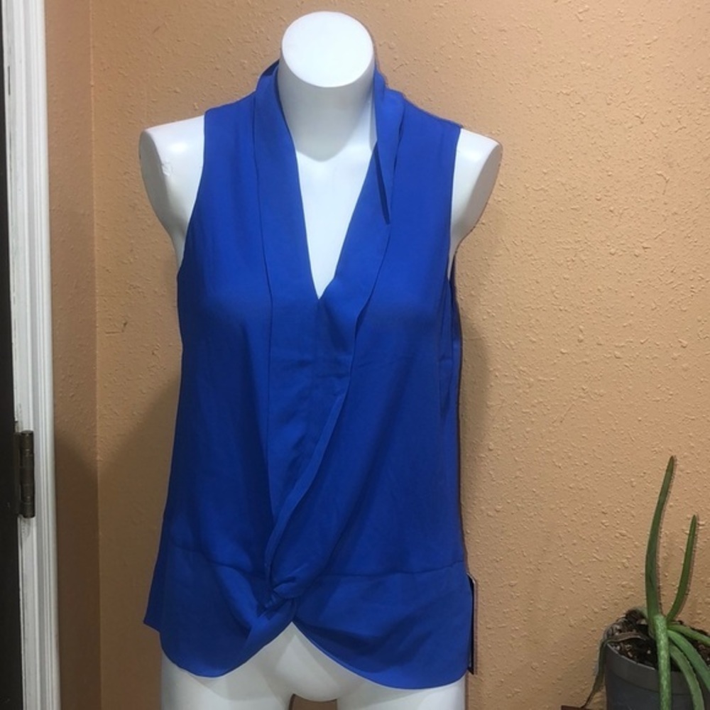 DL NWT blue top
